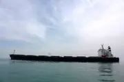 کشتی بر اثر طوفان غرق شد/ ببینید 