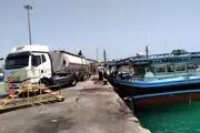 توقیف یک فروند شناور حامل ۱۰۶ هزار لیتر سوخت قاچاق 