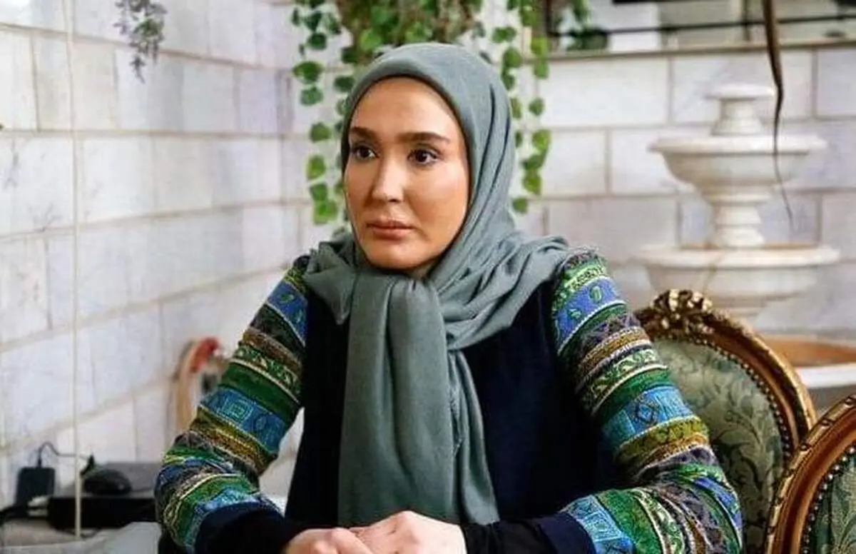 تنها عکس مرحوم زهره فکورصبور در آغوش پدر جوانش/ تصویر