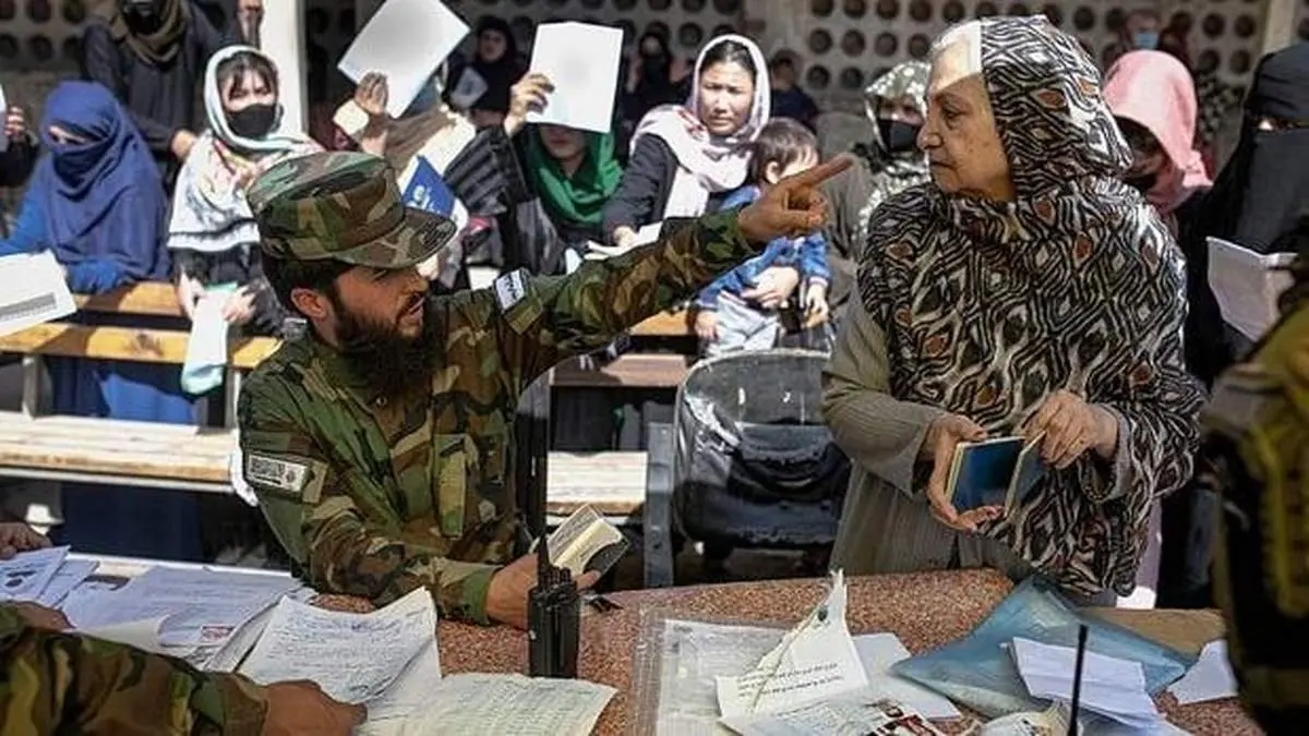 فیلم عجیب از رهبر متعرضین به سفارت ایران در کابل+فیلم