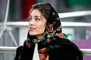 عکس| بوسه عاشقانه خانم بازیگر روی سر آقای بازیگر!/ تصویر جنجالی لو رفت!