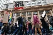 هزاران نفر در آمریکا بار دیگر در اعتراض به ترامپ به خیابان‌ها آمدند 