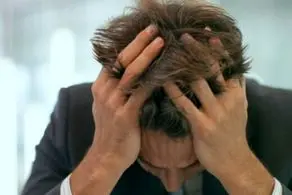چهره وحشتناک مردی که پایش از دهانش بیرون زده است/ عکس