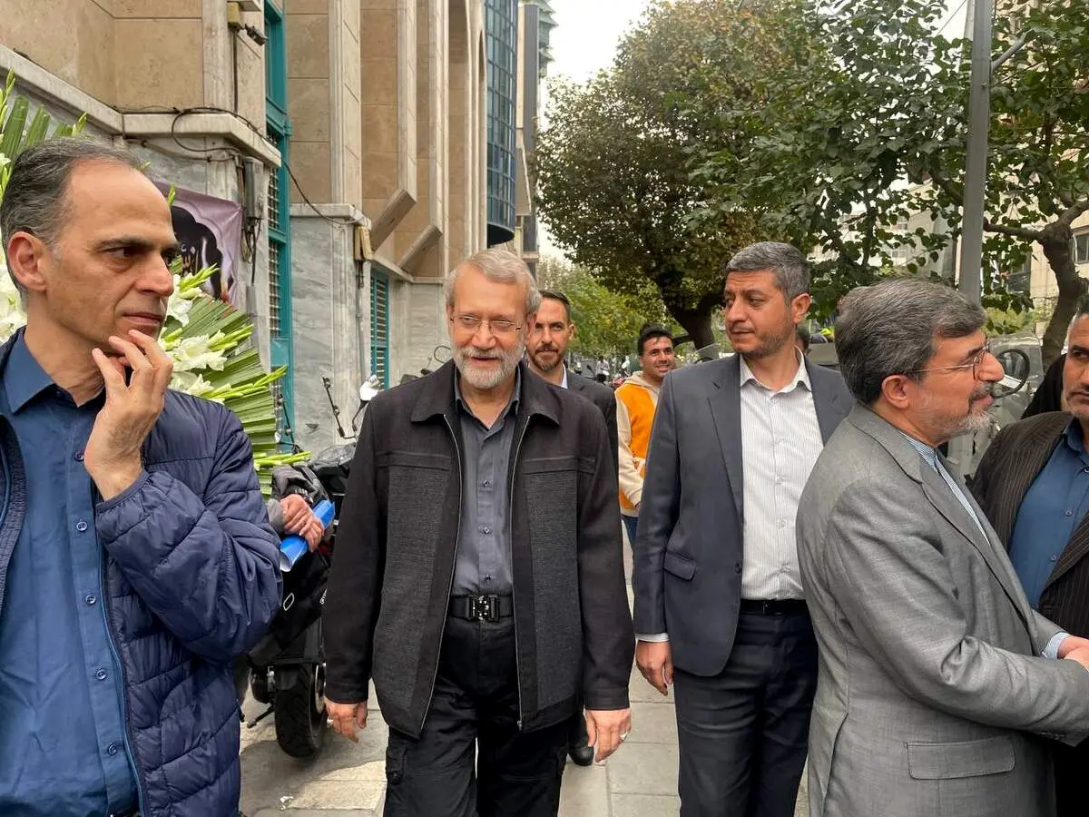 حسن روحانی در مراسم ترحیم همسر رئیس دیوان عالی کشور + ببینید 