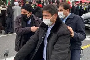 حضور موتوری معاون اول رئیس‌جمهور در جشن انقلاب/ ببینید