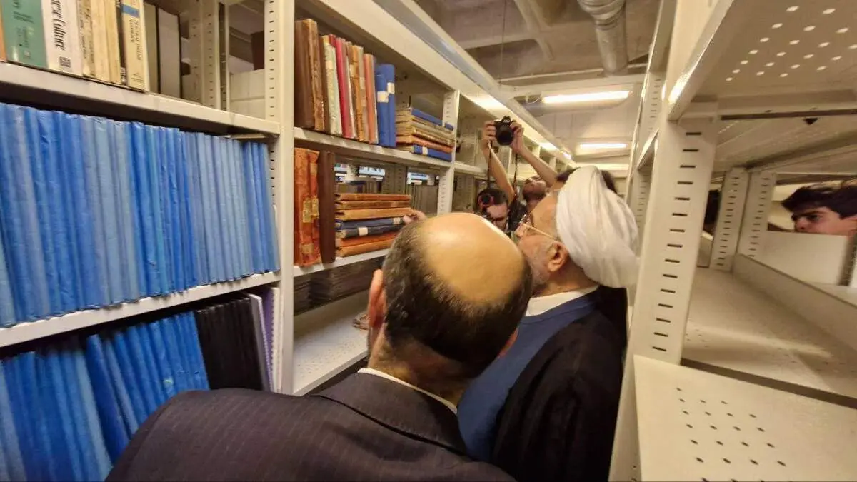 حسن روحانی کتابخانه اش را اهدا کرد 