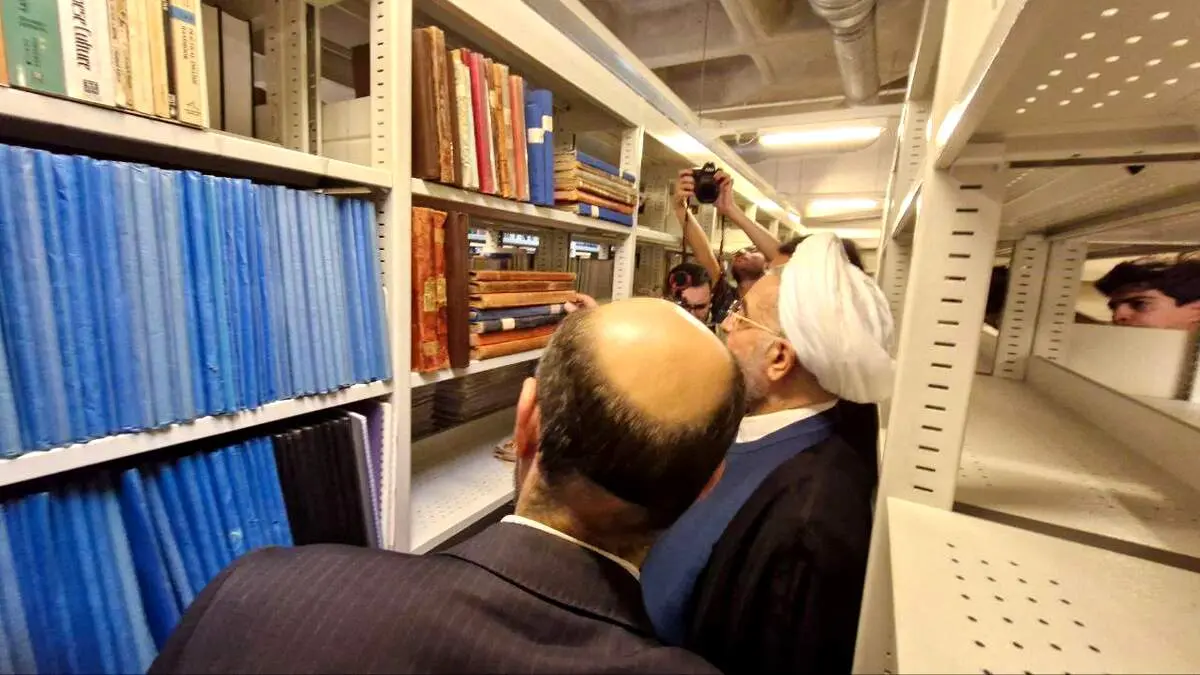 حسن روحانی کتابخانه اش را اهدا کرد 