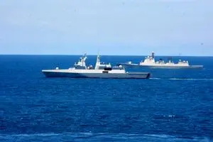 برگزاری رژه دریایی با حضور شناورهای رزمی