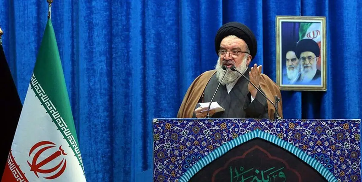 خاتمی: زنی که بیحجاب بیرون میآید مریض است!