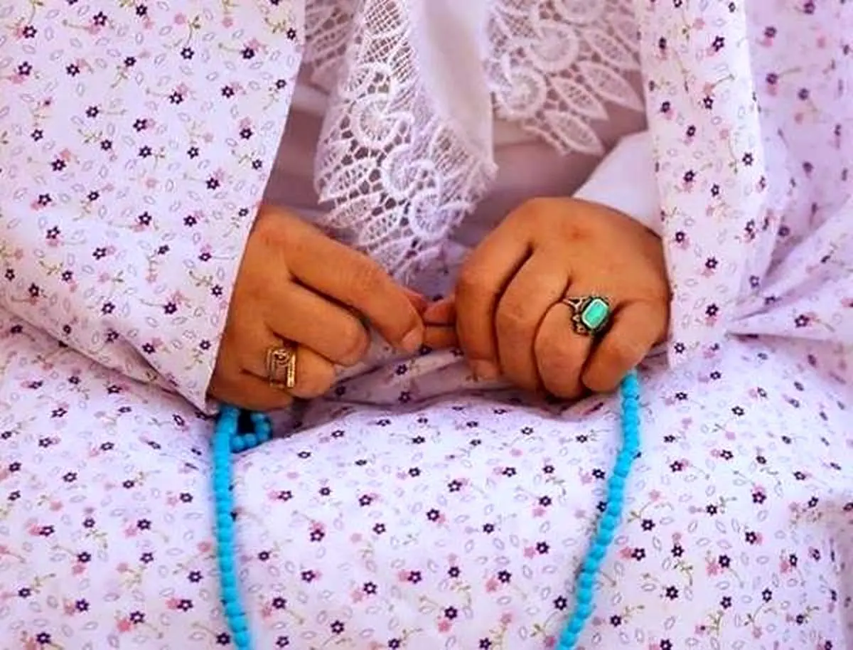 تیمم با آرایش در شب عروسی چه حکمی دارد؟