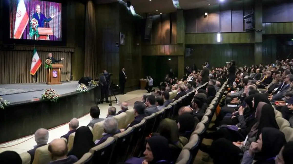 ساخت آینده بر عهده مردم ایران است نه دیگران 
