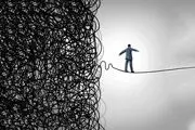 دکه ای عجیب در ترسناک ترین نقطه جهان + عکس