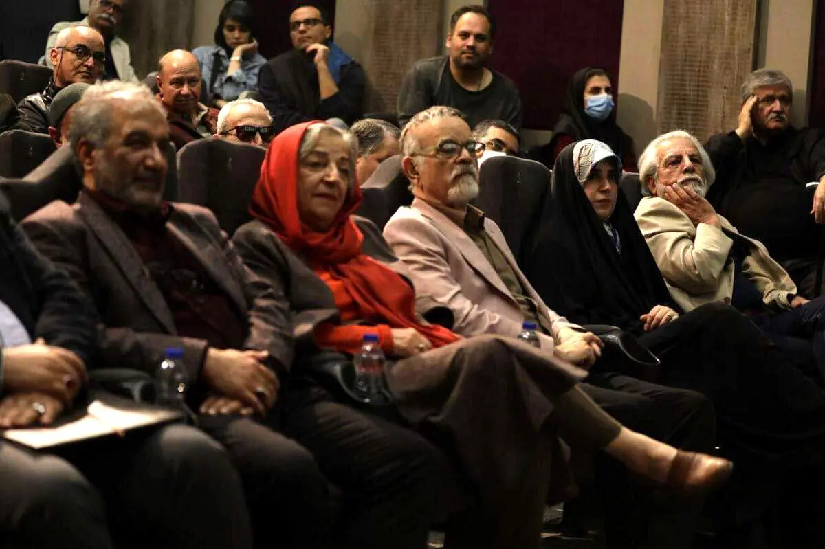 
عصبانیت از پوشش زنان در معارفه مرضیه برومند 