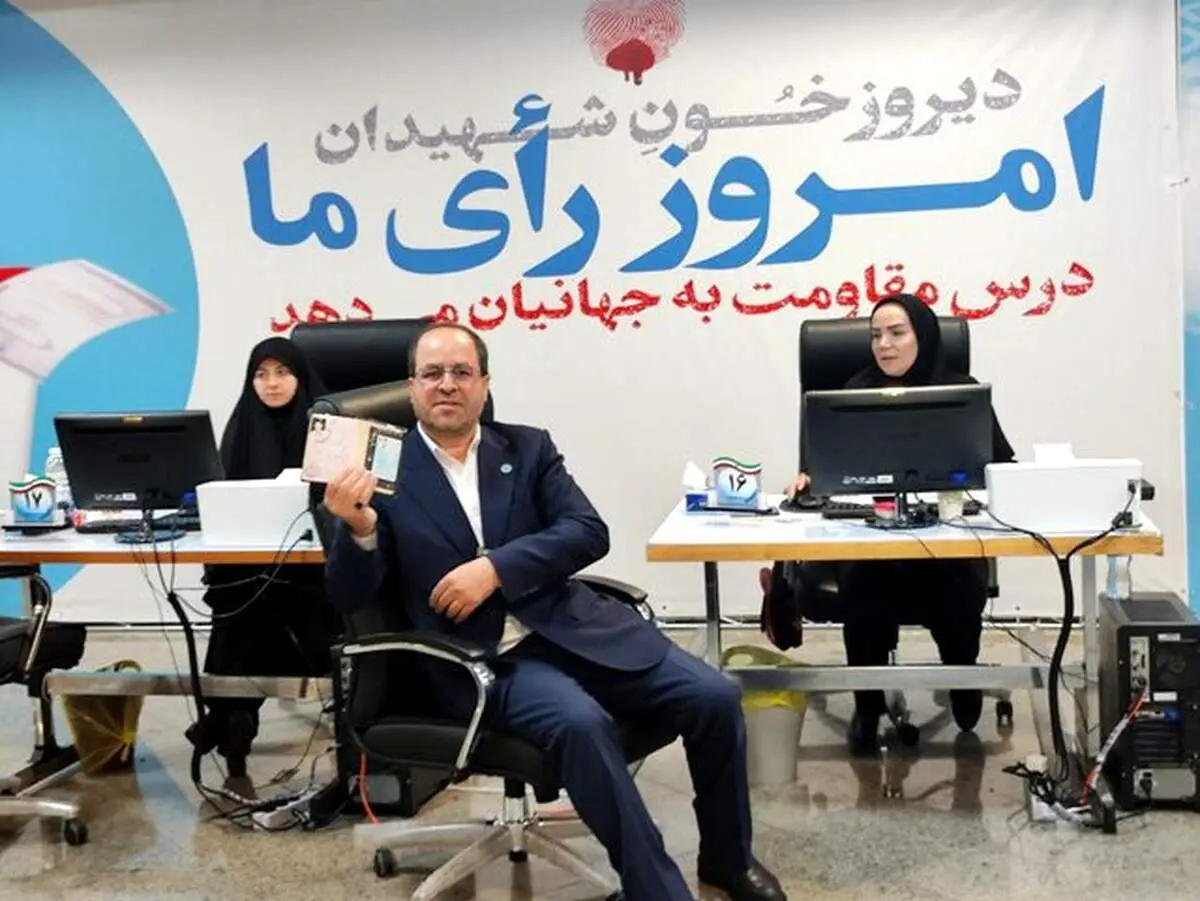 رئیس دانشگاه تهران از شعار انتخاباتی خود رونمایی کرد