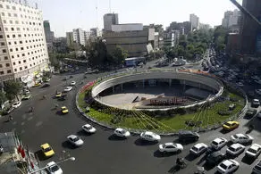 خط و نشان کشیدن برای بانک‌ها در دیوارنگاره میدان ولیعصر: بانک‌ها غلط می‌کنند ...!