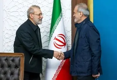 عکس از علی لاریجانی در یک جلسه با پزشکیان + ببینید 