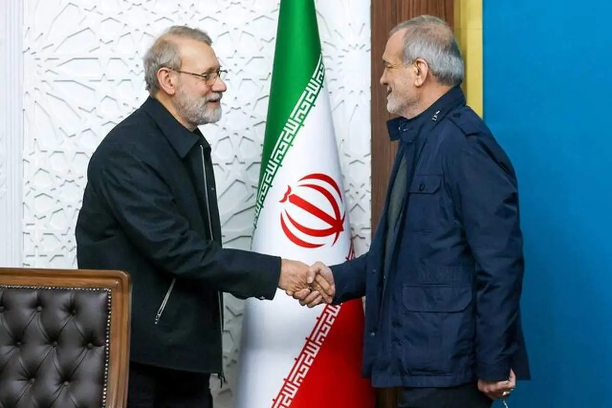 عکس از علی لاریجانی در یک جلسه با پزشکیان + ببینید 