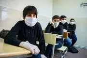 اعتراض شجاعانه یک دختر جوان دانش‌آموز به ماجرای مسمومیت در قم+فیلم