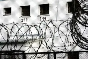 صدها زندانی خودکشی کردند