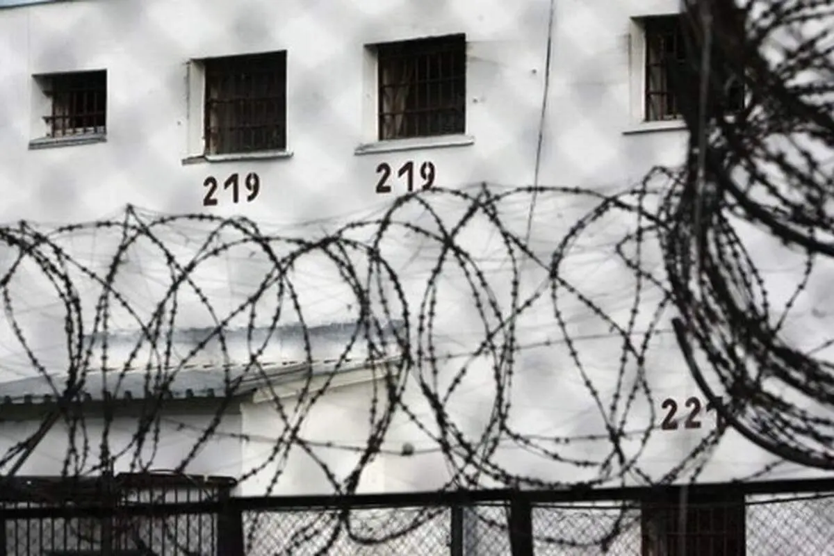 صدها زندانی خودکشی کردند
