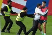 رونالدو مورد حمله قرار گرفت +عکس