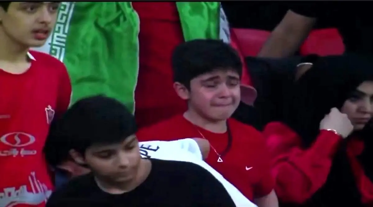 اشک های تلخ کودک پرسپولیسی بعد از تساوی تیمش مقابل الریان قطر + فیلم
