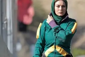 خانم بازیگر جنجالی در بین 6 مَرد!/ سحر قرشی چرا اینقدر فاصله نزدیک دارد؟+ عکس