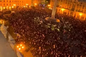 در گرجستان شورش به پا شد + عکس 