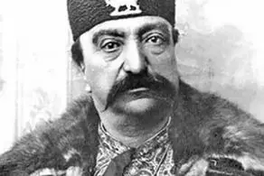 دو عکس خنده دار از ژست عجیب "ناصرالدین شاه" هنگام مملکت داری/ تصاویر