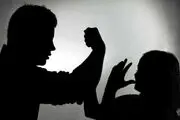 کتک خوردن زن بیچاره از شوهر و خانواده‌اش بخاطر دختر زاییدن