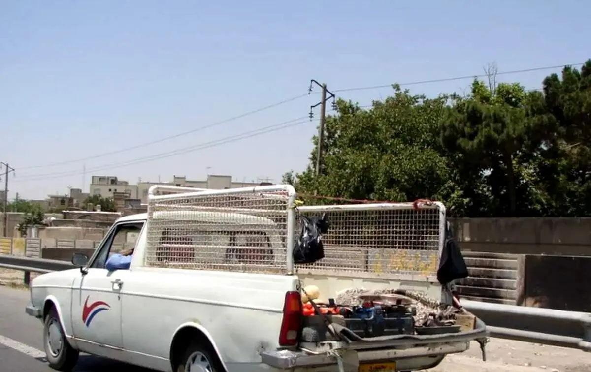 خلاقیت خنده دار در نوشته پشت این وانت حماسه ساز شد/ عکس