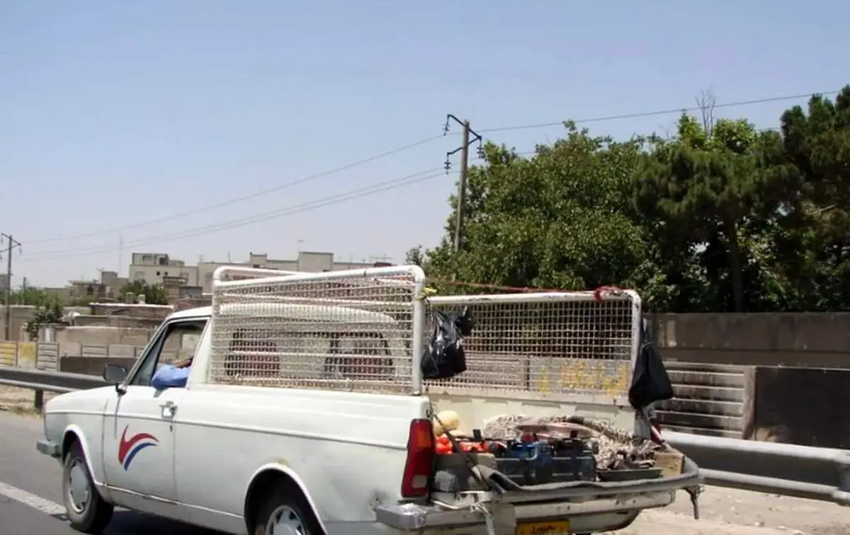 خلاقیت خنده دار در نوشته پشت این وانت حماسه ساز شد/ عکس