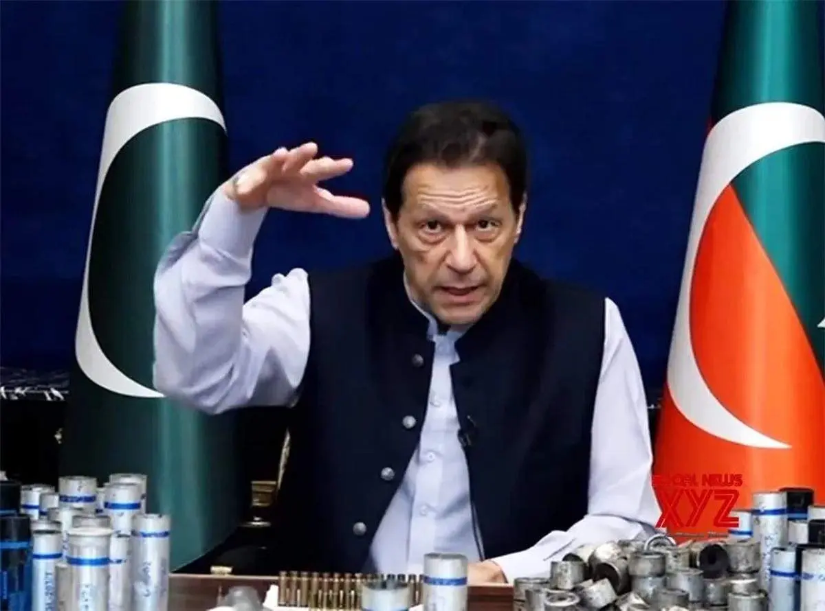 فیلم عجیب از لحظه بازداشت و انتقال عمران خان به زندان + ببینید