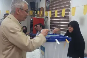 سرلشکر باقری با تیپ متفاوت در حال رای دادن + عکس
