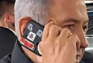 موبایل نتانیاهو جنجال به پا کرد + عکس 