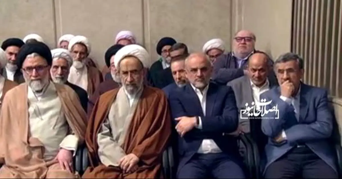 حضور احمدی نژاد در دیدار امروز کارگزاران نظام با رهبری + عکس 