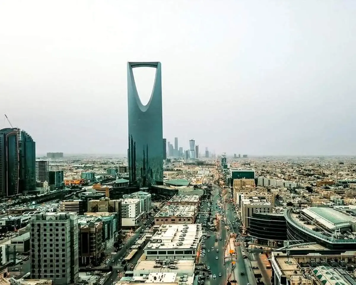 فیلم عجیب یک زن با فیلتر در مکه خبرساز شد