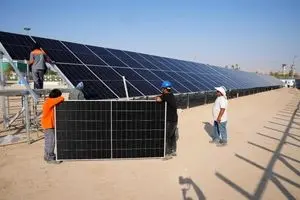 آغاز نصب پنل‌های خورشیدی در نیروگاه ۱۵.۲ مگاواتی شرکت پالایش گاز بیدبلند خلیج‌فارس
