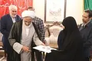 هدیه رهبر انقلاب به خانواده سردار شهید زاهدی + ببینید 