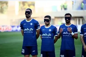 اقدام متفاوت بازیکنان گل‌گهر هنگام ورود به زمین