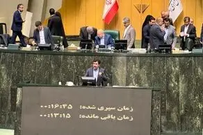مجلس با استعفای حسین‌زاده مخالفت کرد