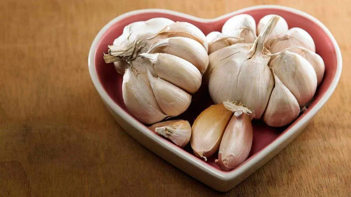 خوردن سیر برای این افراد به شدت ممنوع است!
