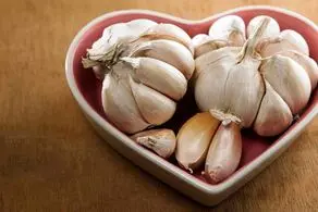 خوردن سیر برای این افراد به شدت ممنوع است!
