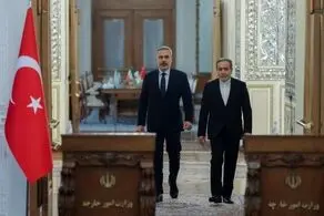 رایزنی عراقچی با وزیران خارجه ترکیه و انگلیس