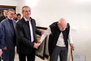 دیدار پزشکیان با محمدعلی موحد/ موحد: دلم با دکتر پزشکیان است انسان رایحه صداقت را از ایشان استشمام می‌کند