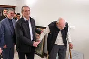 دیدار پزشکیان با محمدعلی موحد/ موحد: دلم با دکتر پزشکیان است انسان رایحه صداقت را از ایشان استشمام می‌کند
