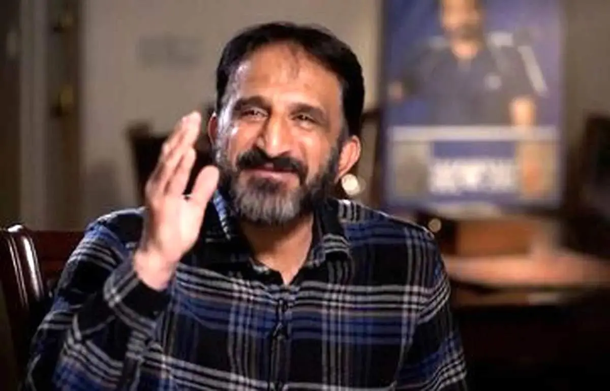 اخراج بازیکن استقلال خوزستان هدیه داوری بود /برد پرسپولیس مبارکِ فدراسیون!