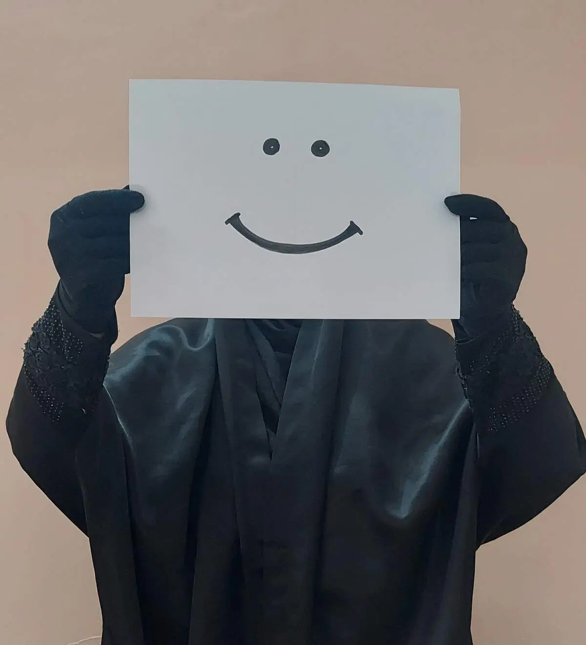 باز هم یک بنر پرحاشیه درباره حجاب سوژه رسانه‌ها شد + ببینید 