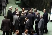 عکس دیده نشده از تحصن نماینده جنجالی مجلس و خنده‌های عجیب نمایندگان + ببینید 