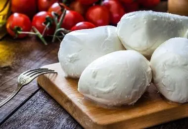 ۱۰ ماده غذایی که بیشتر از شیر کلسیم دارند